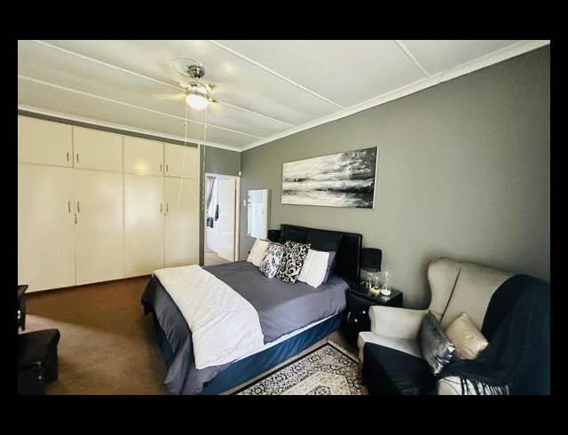 4 BEDROOM FREEHOLD FOR SALE IN VERWOERDPARK